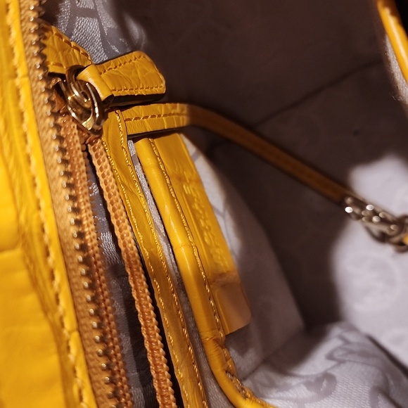 Michael Kors Yellow and Cream Crossbody Bag - Picture 4 of 5
